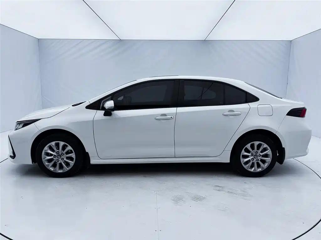 Toyota Corolla 2021 1.2T S-CVT Elite PLUS Edition фото 4