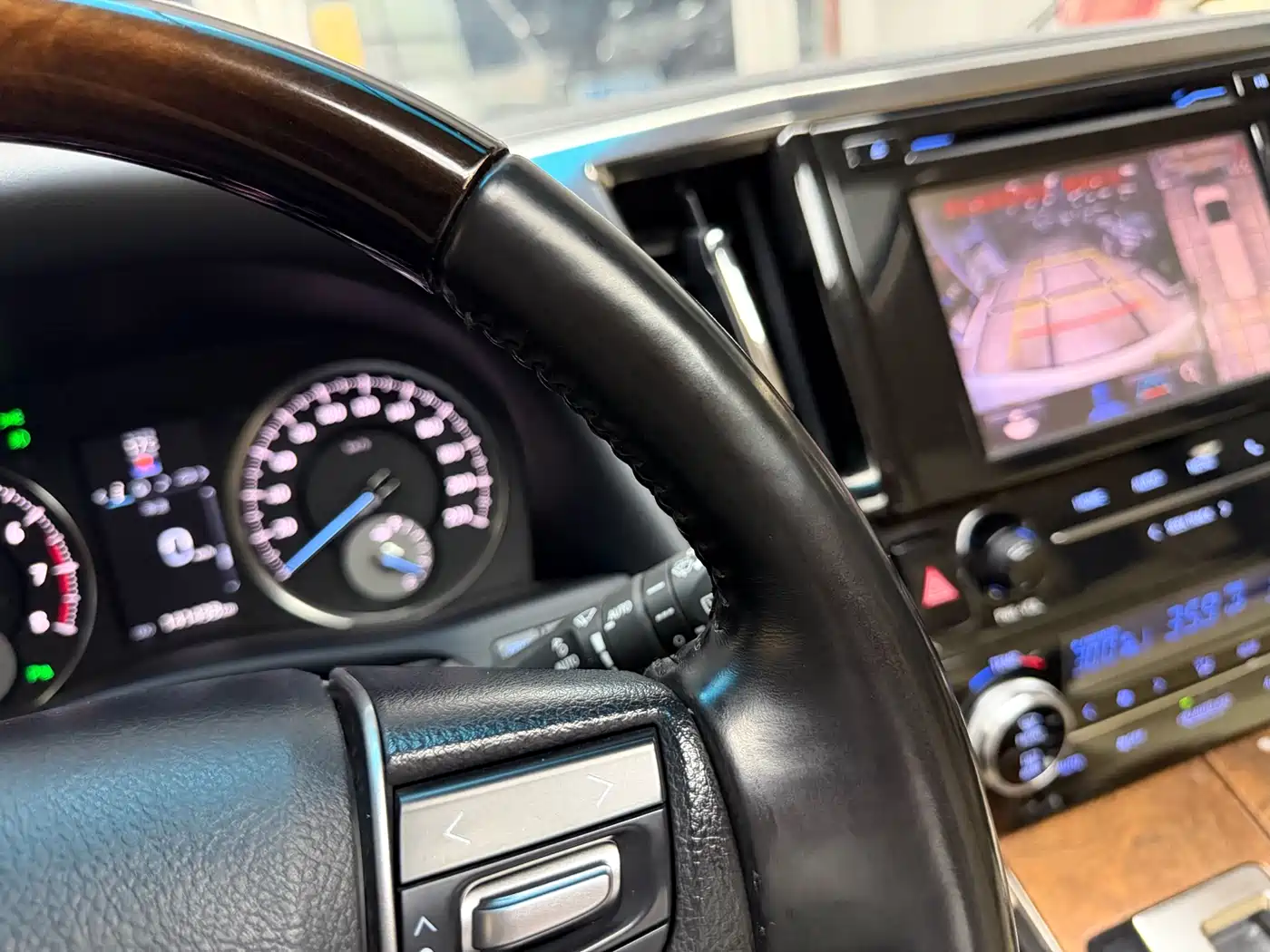 Toyota Alphard 2018 3.5L Premium фото 46