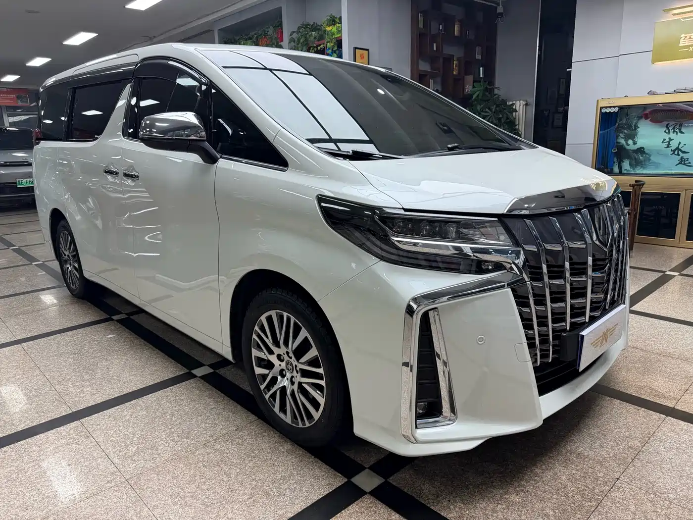 Toyota Alphard 2018 3.5L Premium фото 3