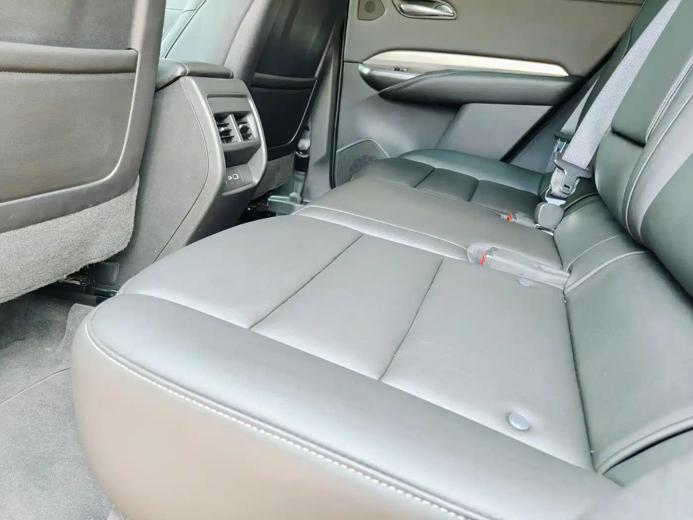 Cadillac XT4 2021 28T FWD Premium Edition фото 14