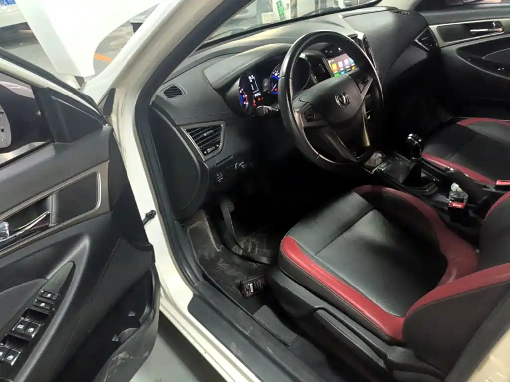 Changan Eado XT 2017 2016 1.6L Manual Stylish Cool Edition