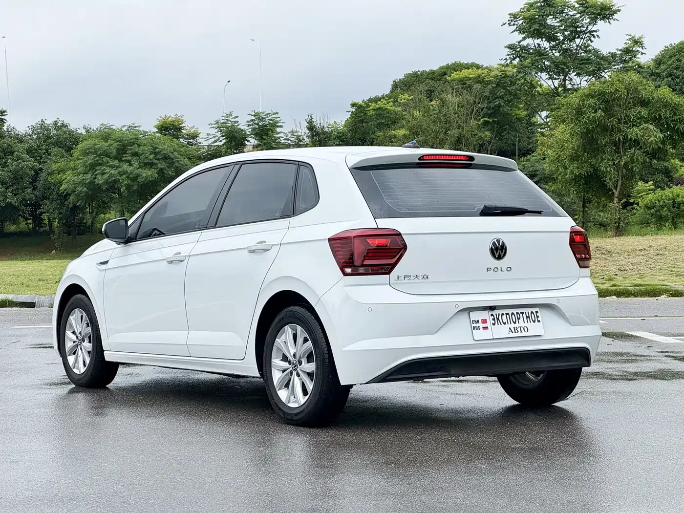 VOLKSWAGEN POLO