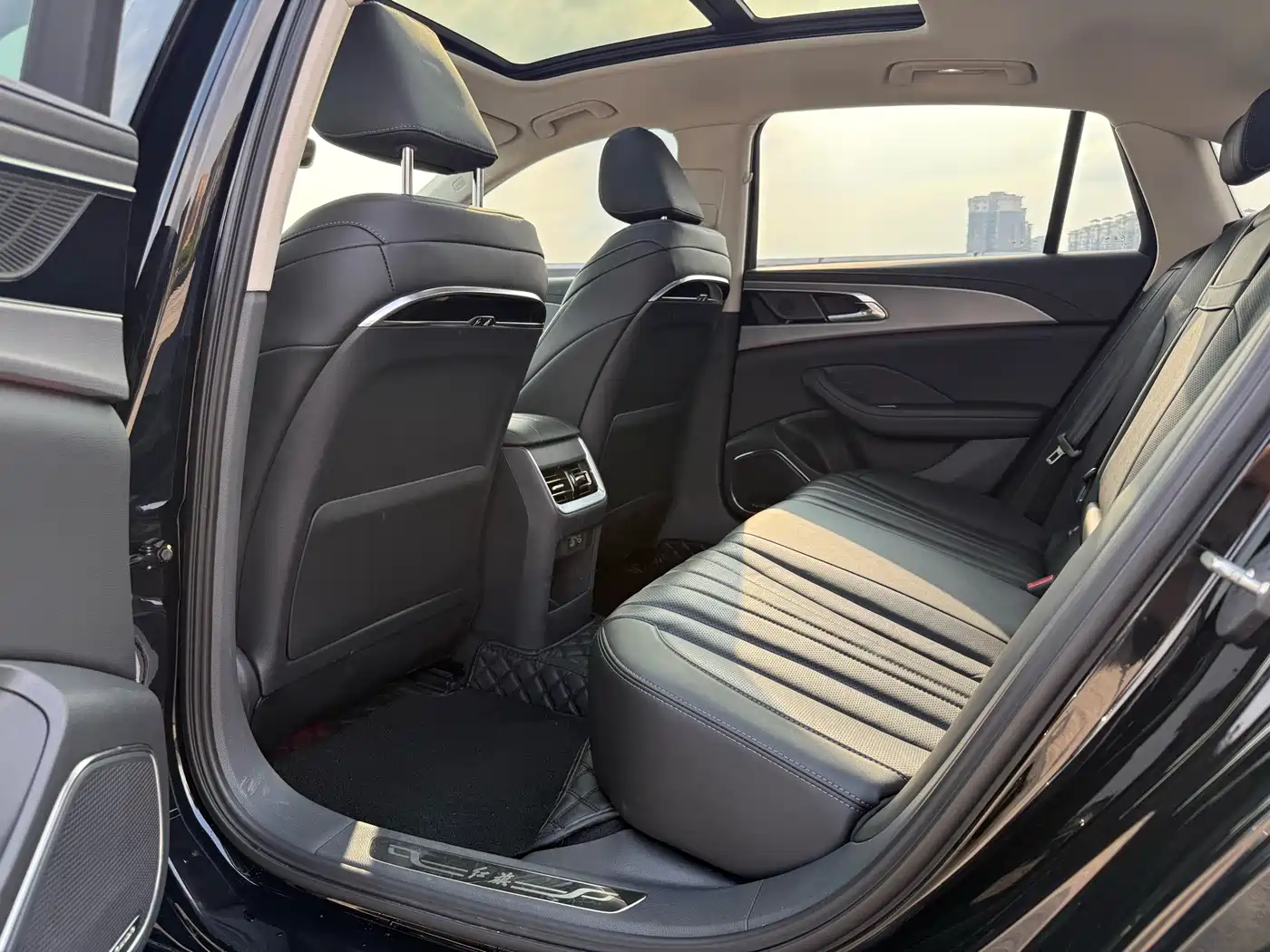 Hongqi H5 2023 2.0T Auto Smart Connect Flag Comfort фото 12
