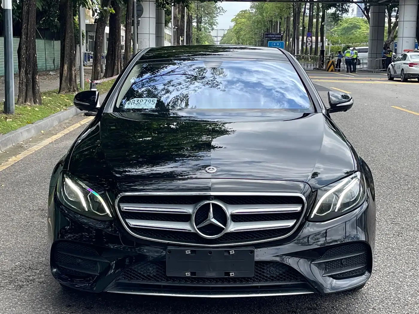 Mercedes-Benz E-Class 2017 E 300 L Sport Luxury фото 2