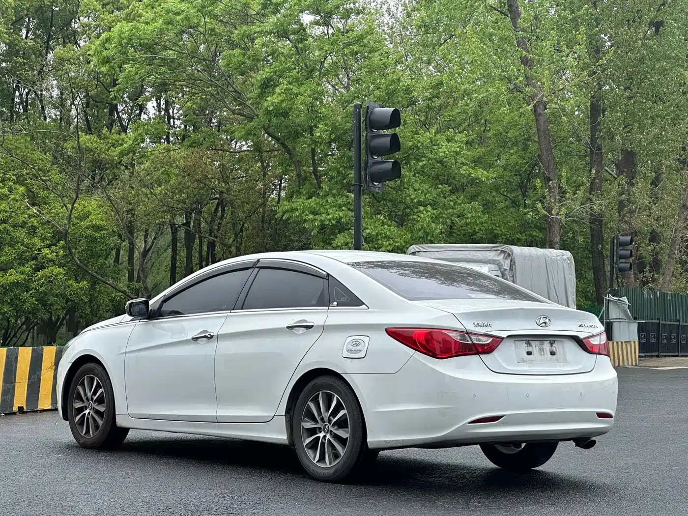 Hyundai Sonata 2013 2.4L Automatic Luxury Edition (China IV) фото 5