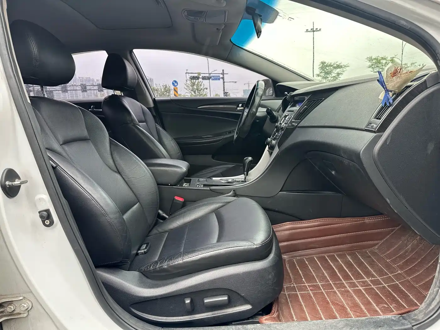 Hyundai Sonata 2013 2.4L Automatic Luxury Edition (China IV) фото 11