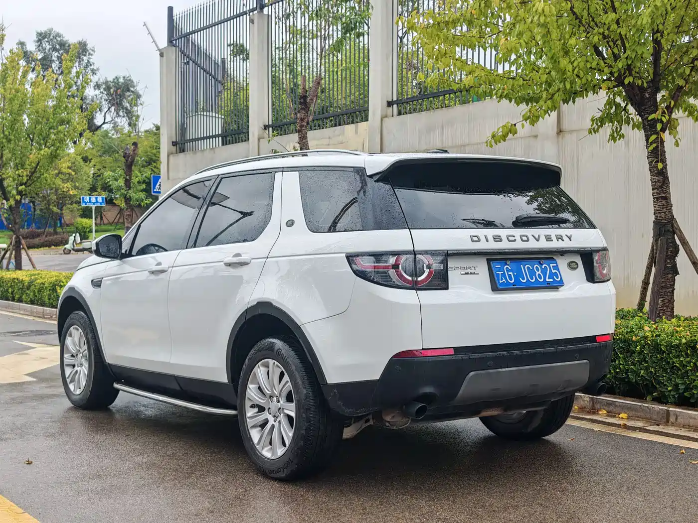 Land Rover Discovery Sport 2016 2.0T SE фото 4