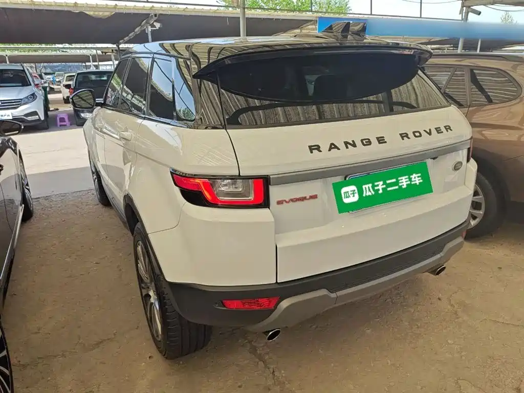 Land Rover Range Rover Evoque 2017 2.0T British Style Edition фото 5
