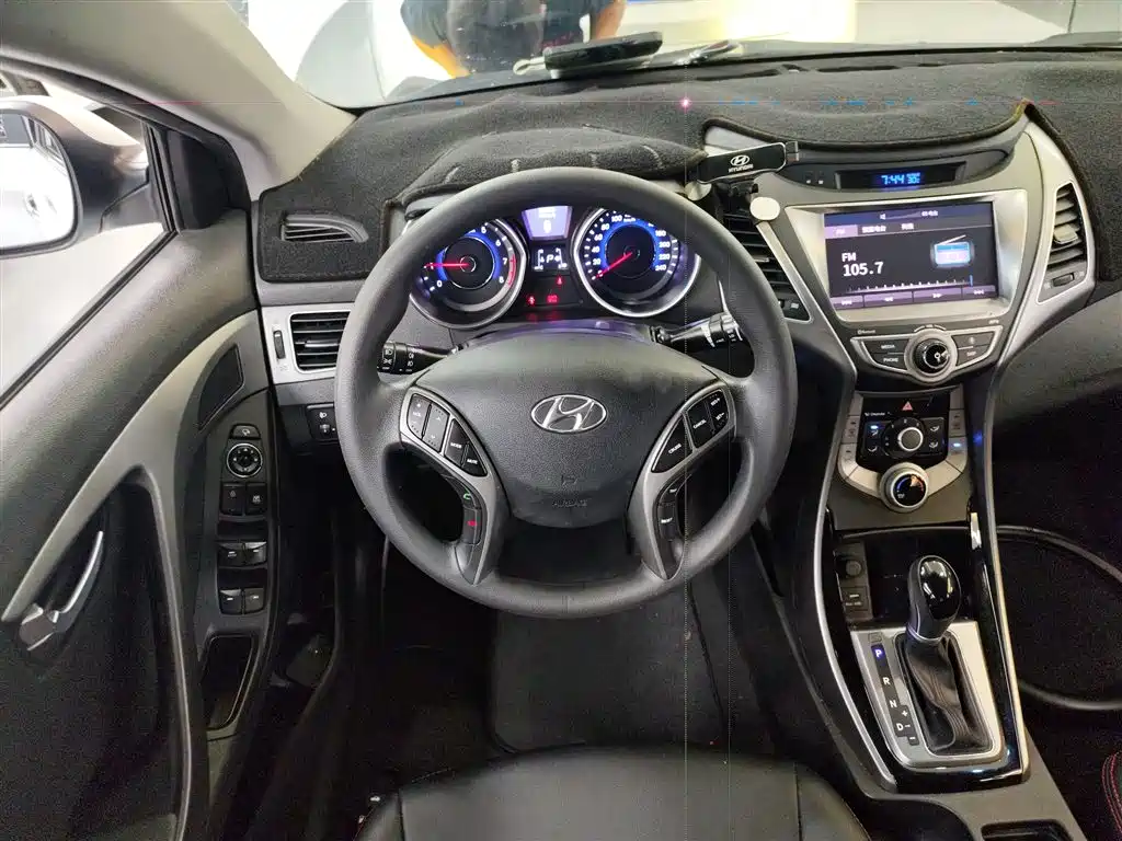 Hyundai Langdong 2016 1.6L Automatic Premium Edition фото 11