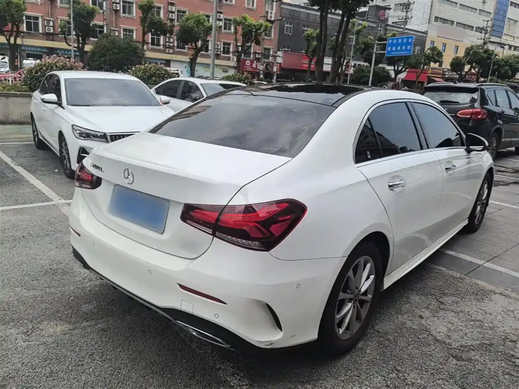 Mercedes-Benz A-Class 2019 A 200 L Sport Sedan фото 7