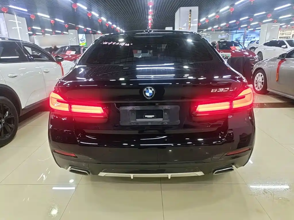 Photo 6 - BMW 5 Series