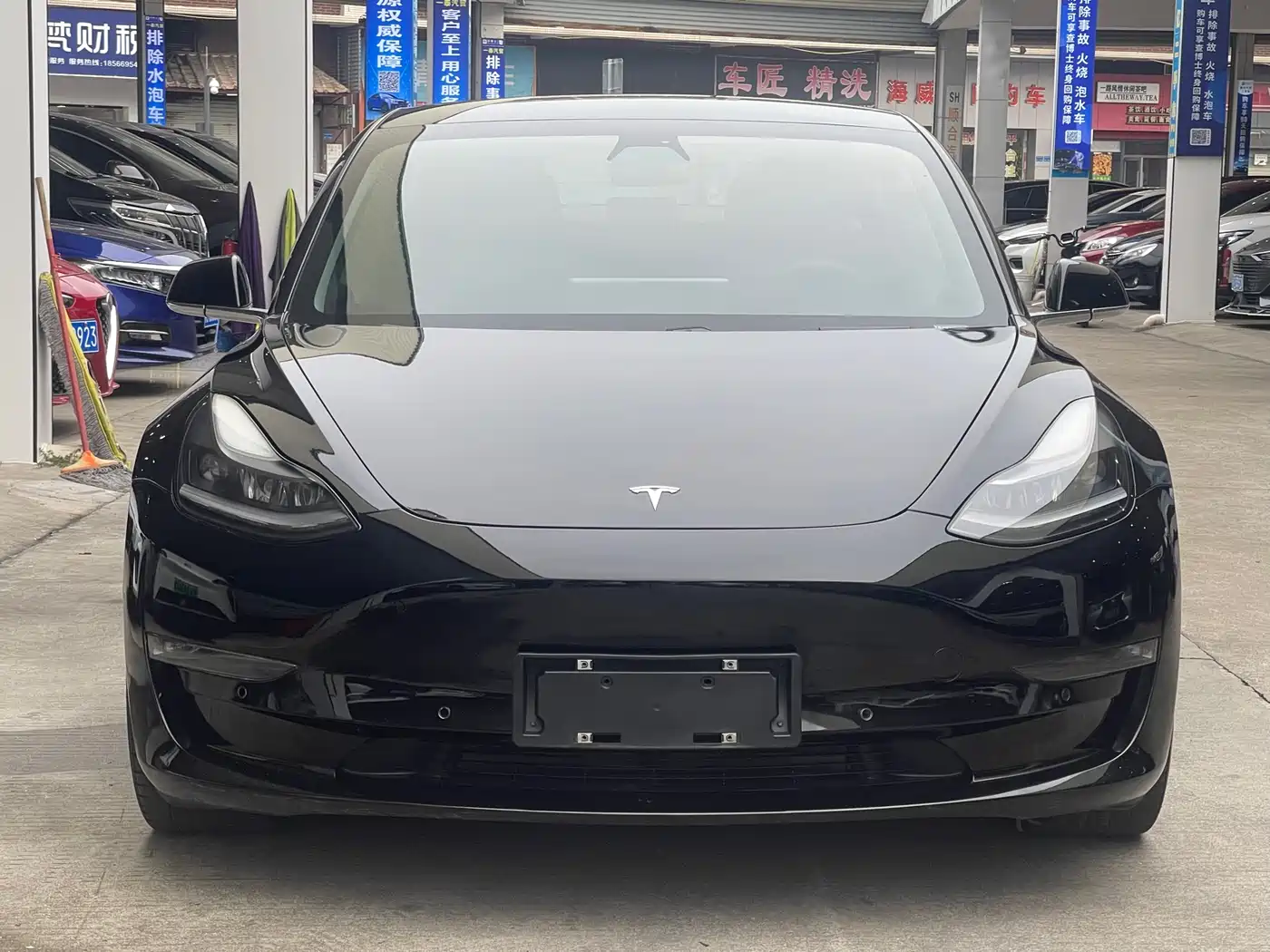 TESLA MODEL 3