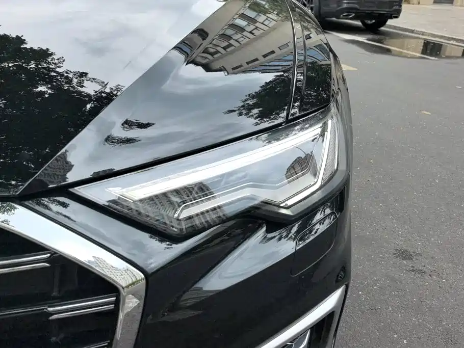 Фото 5 - Audi A6L