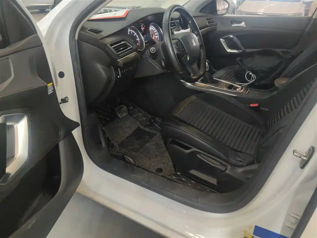 Peugeot 408 2018 350THP Automatic Luxury Edition фото 16