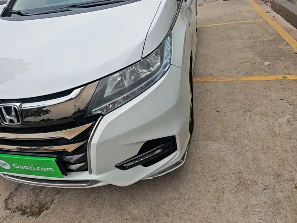 Фото 24 - Honda Odyssey