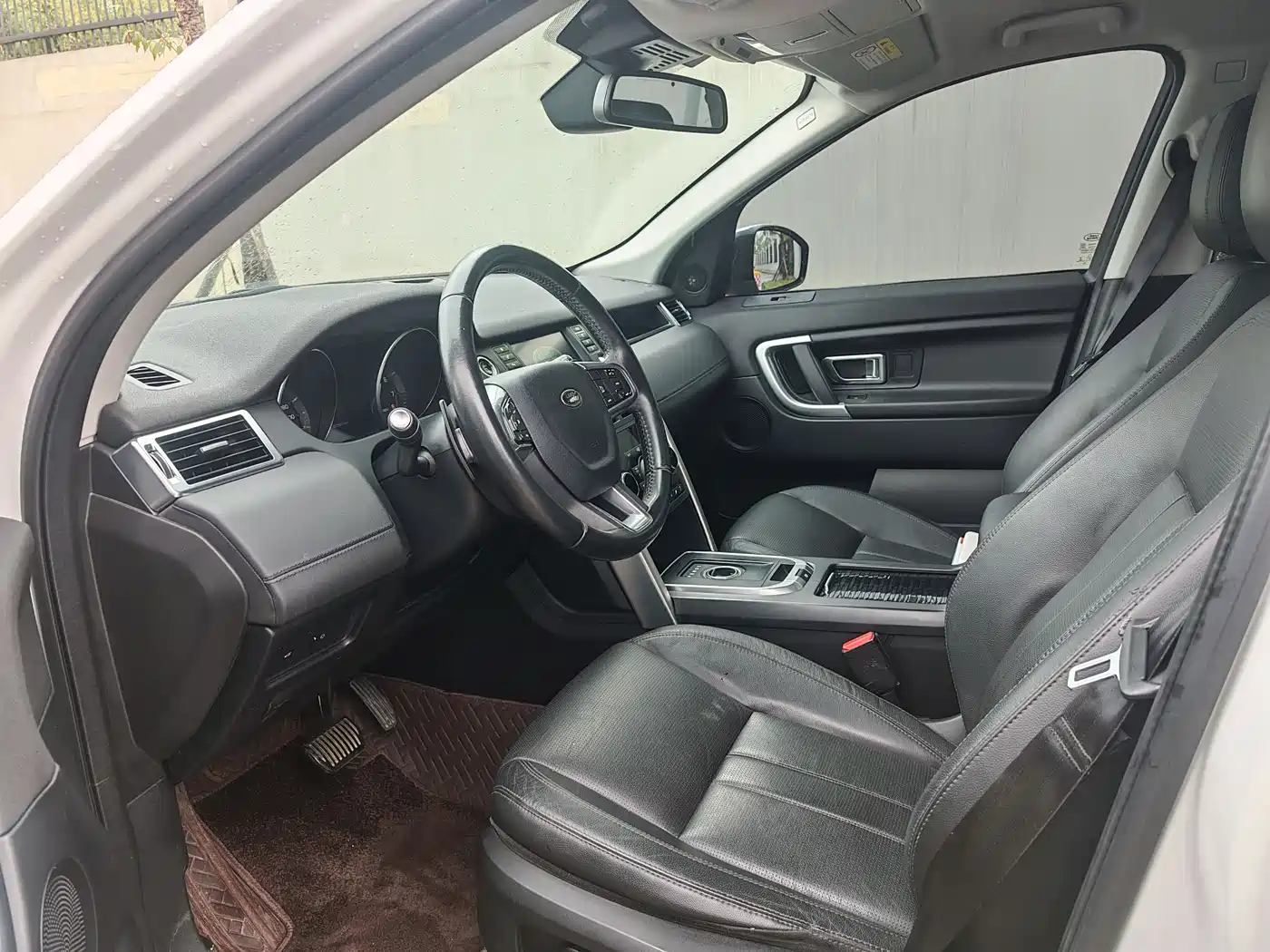 Land Rover Discovery Sport 2016 2.0T SE фото 6