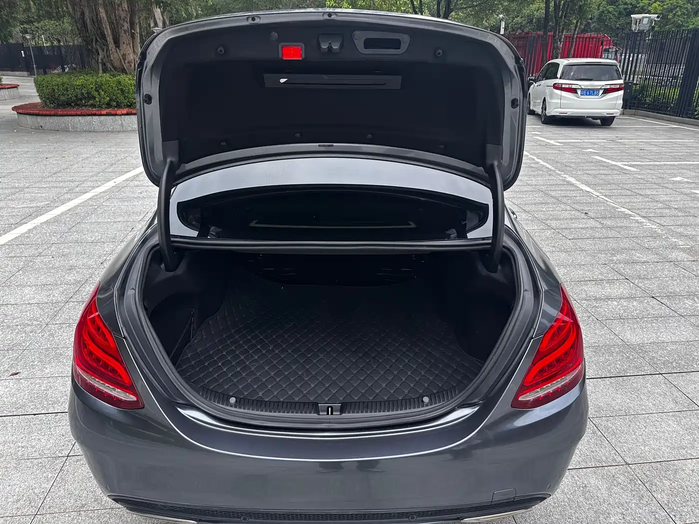 Mercedes-Benz C-Class 2017 Facelift C 200 L Sport Edition фото 14