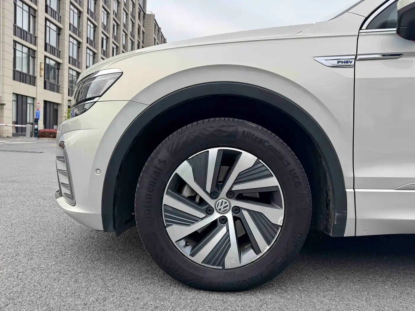 Volkswagen Tiguan L PHEV 2020 430PHEV Plug-in Hybrid Flagship Edition фото 16