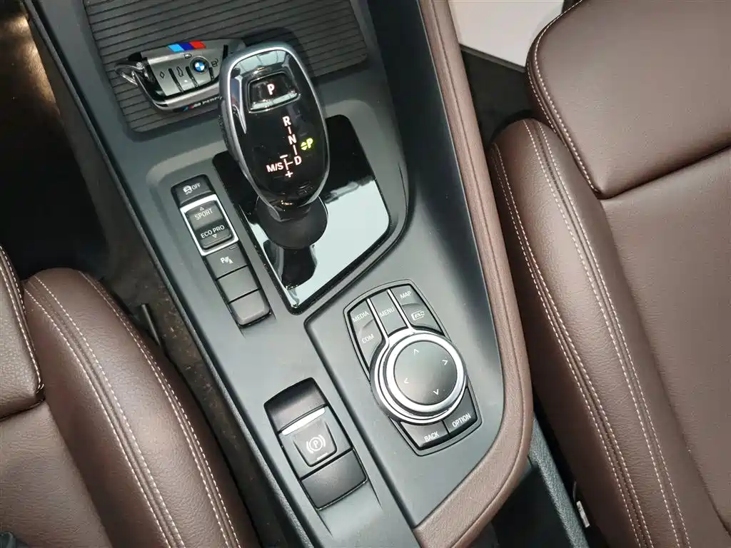 BMW X1 2022 sDrive25Li Leading фото 14