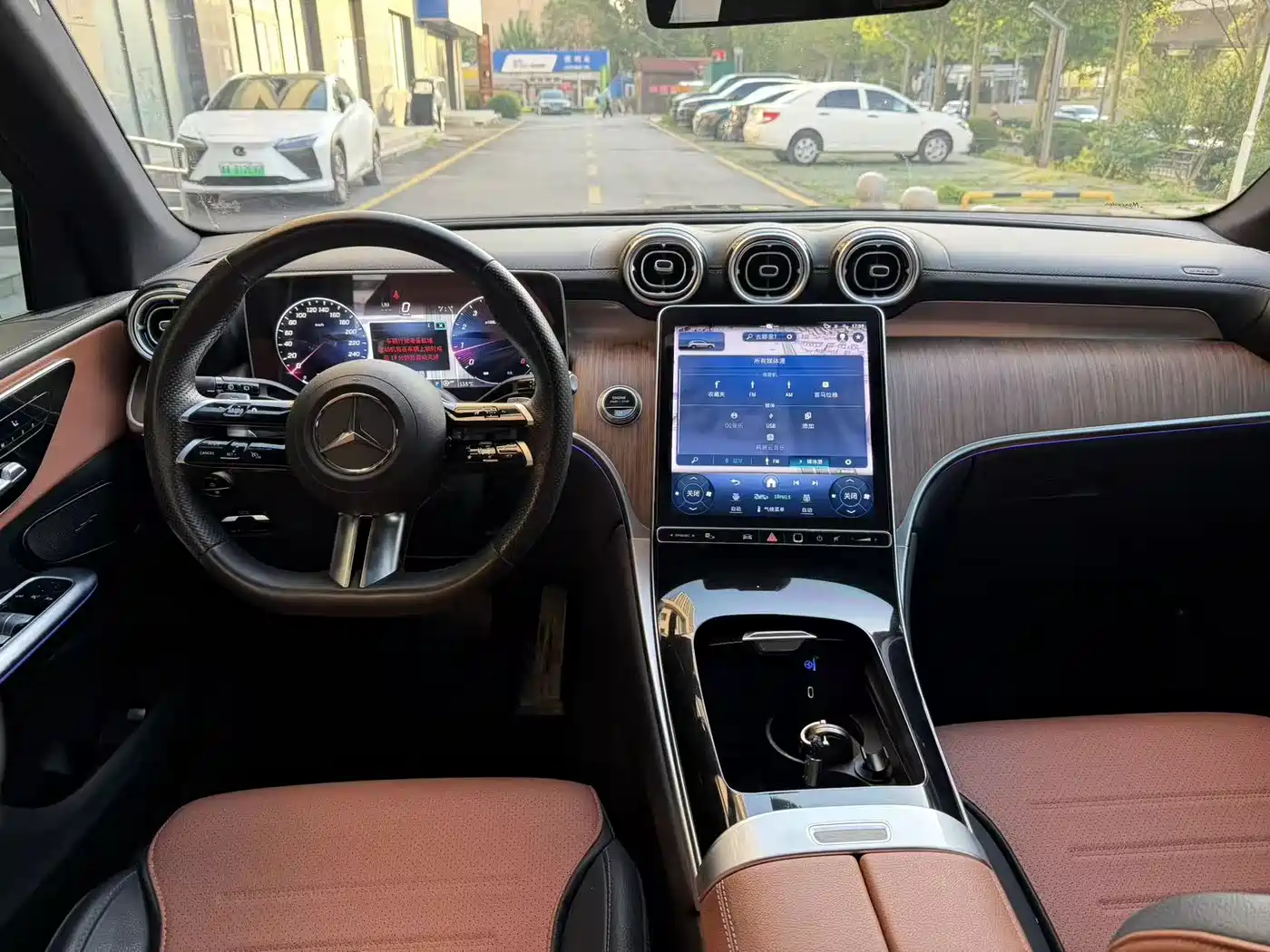 Mercedes-Benz GLC 2023 Facelift GLC 300 L 4MATIC Sport 7-Seater фото 8