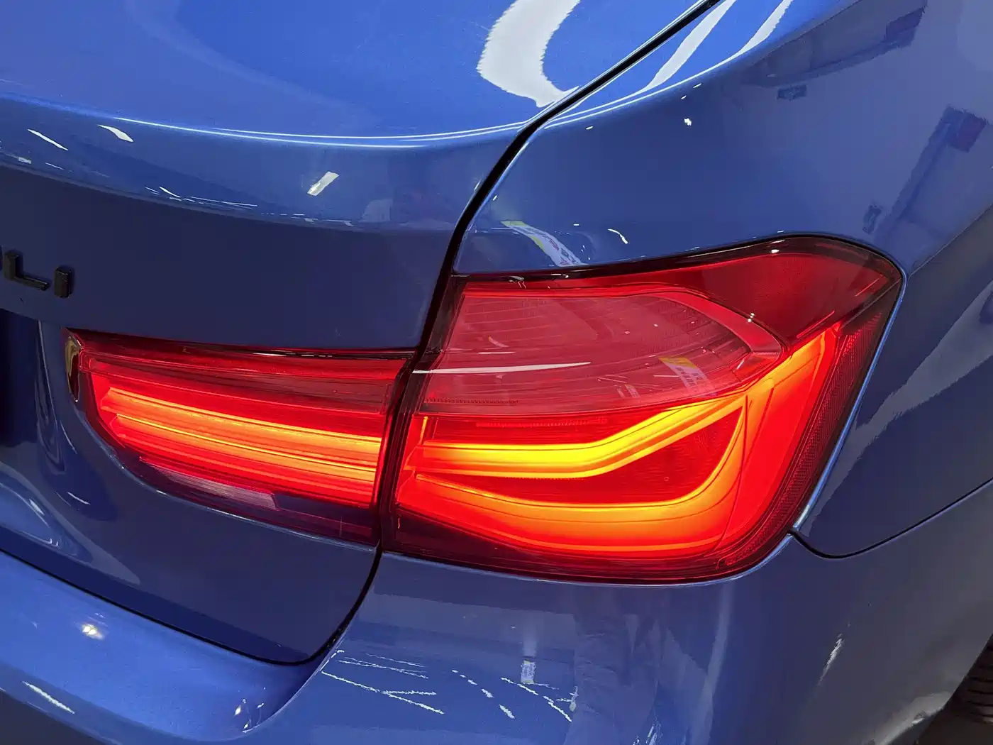 BMW 3 Series 2018 320Li M Sport Black Night Edition фото 9