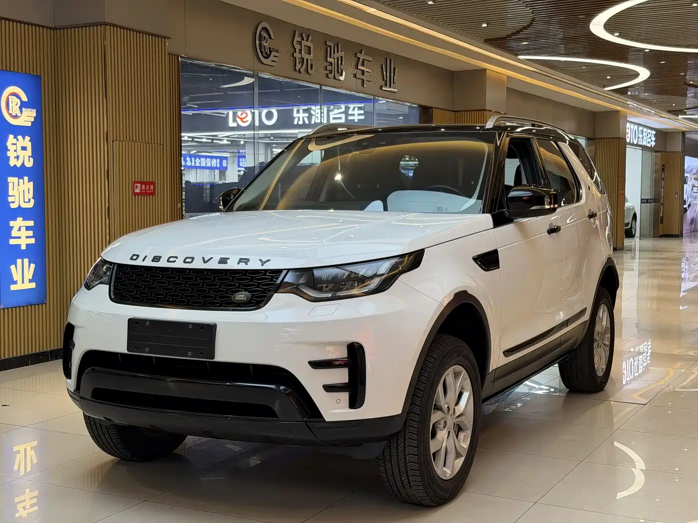 Land Rover Discovery 2019 3.0 SC V6 SE