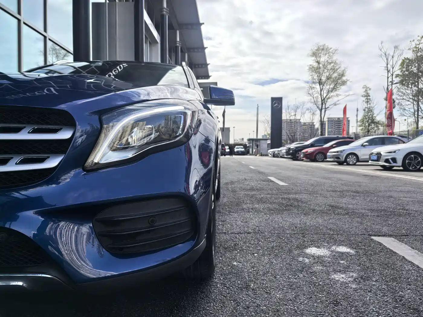MERCEDES-BENZ GLA