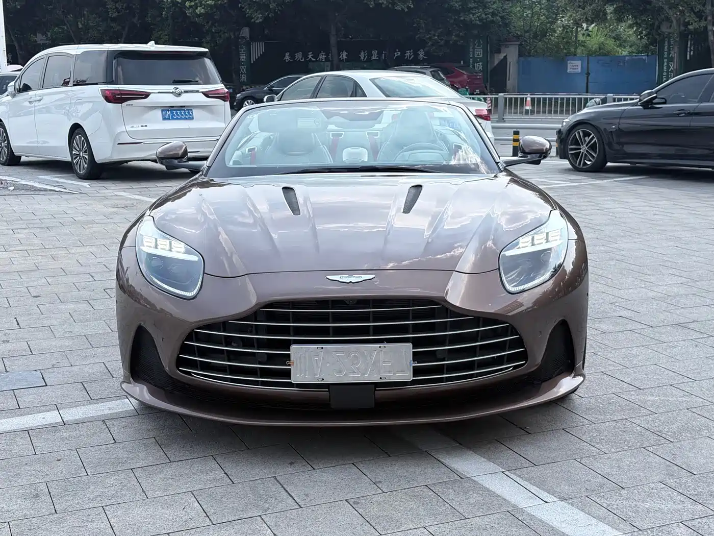 Aston Martin DB12 2025 2025 4.0T V8 Volante