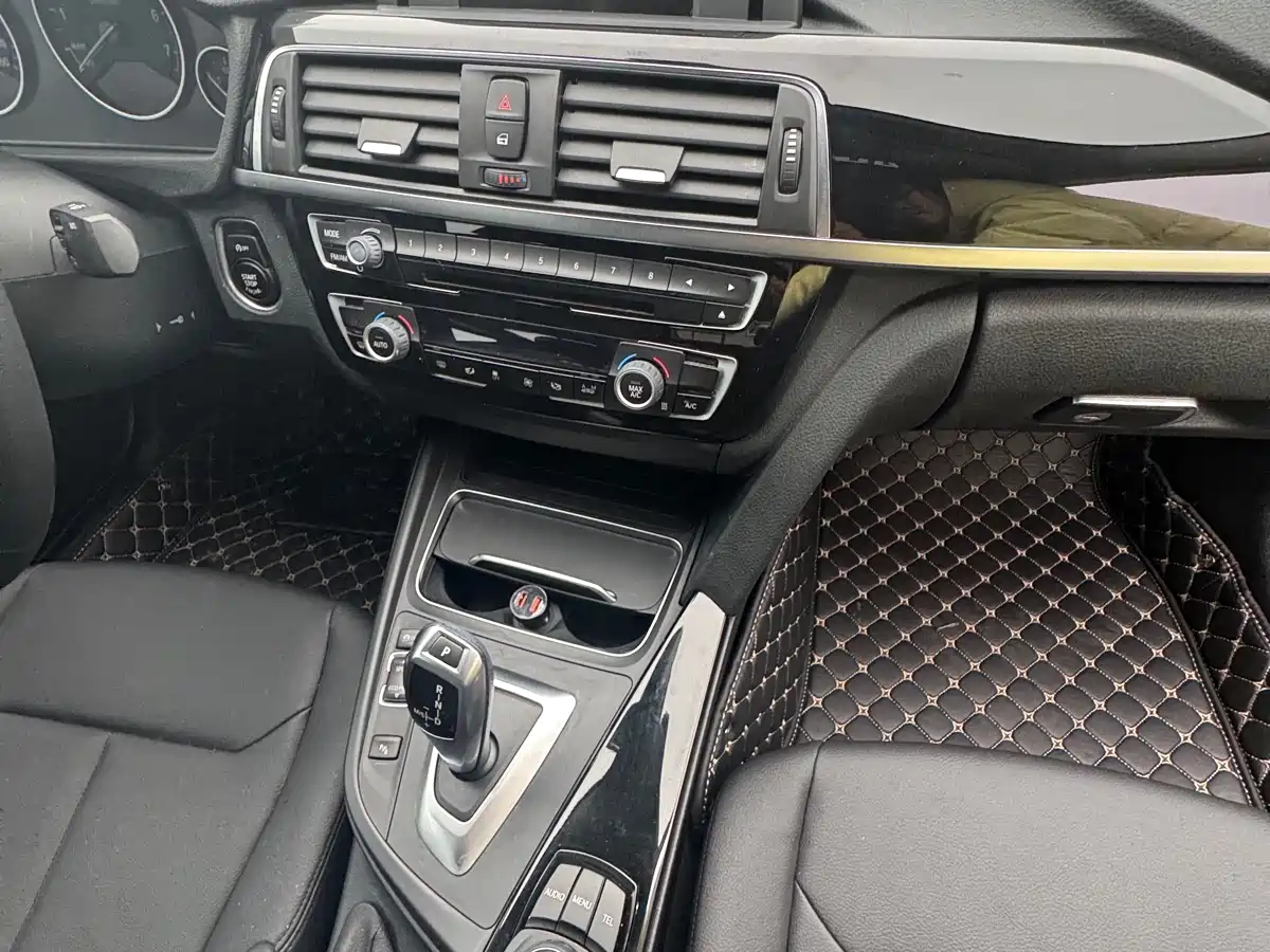 BMW 3 Series 2017 320Li Fashion фото 8