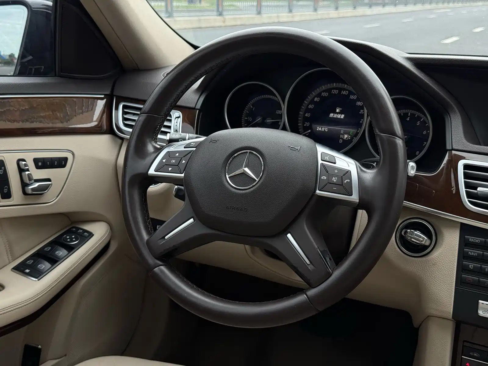Фото 7 - Mercedes-Benz E-Class