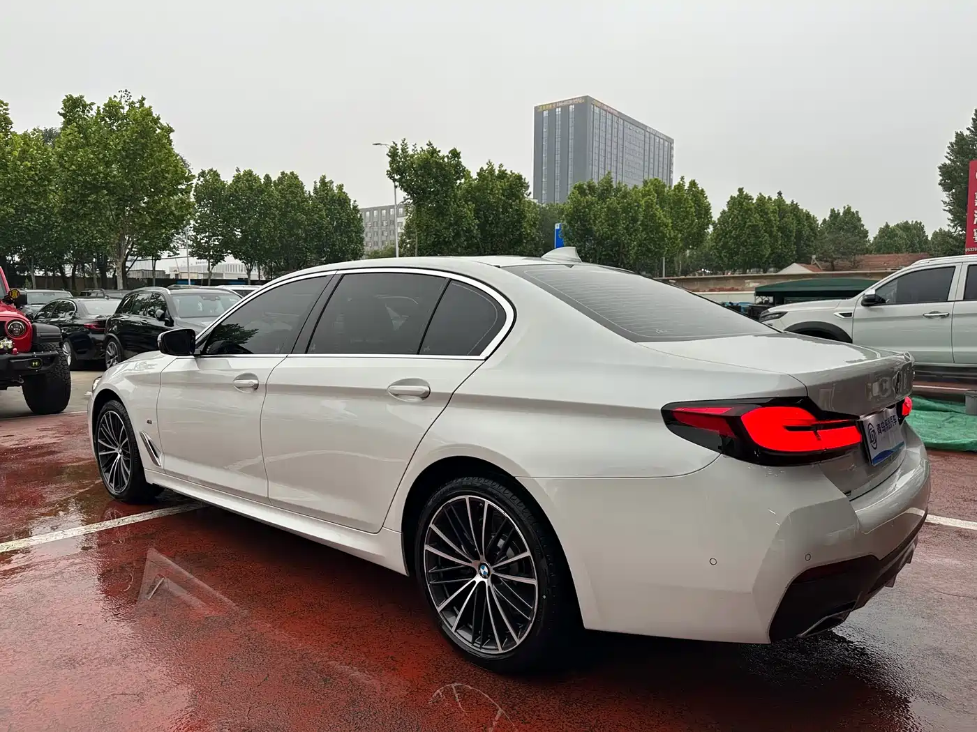 BMW 5 Series 2023 530Li xDrive M Sport Package фото 4