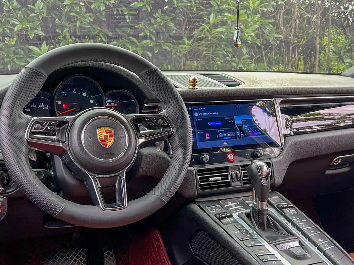 Porsche Macan 2016 Macan 2.0T фото 10
