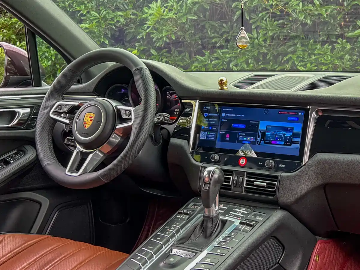 Porsche Macan 2016 Macan 2.0T фото 11