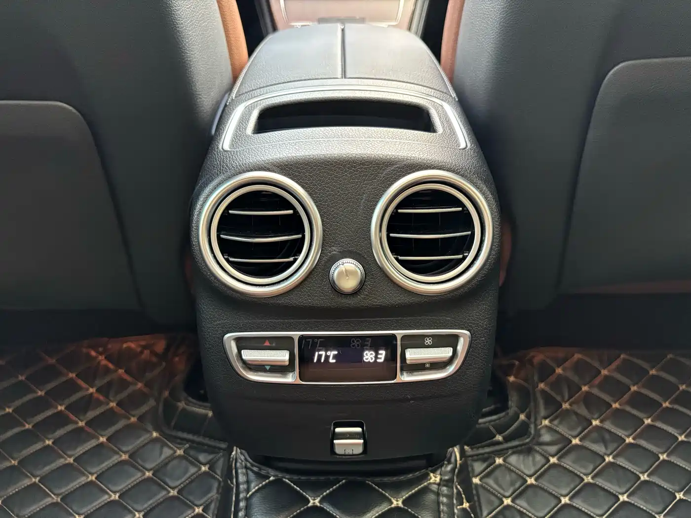 Mercedes-Benz GLC 2020 Facelift GLC 300 L 4MATIC Luxury фото 35