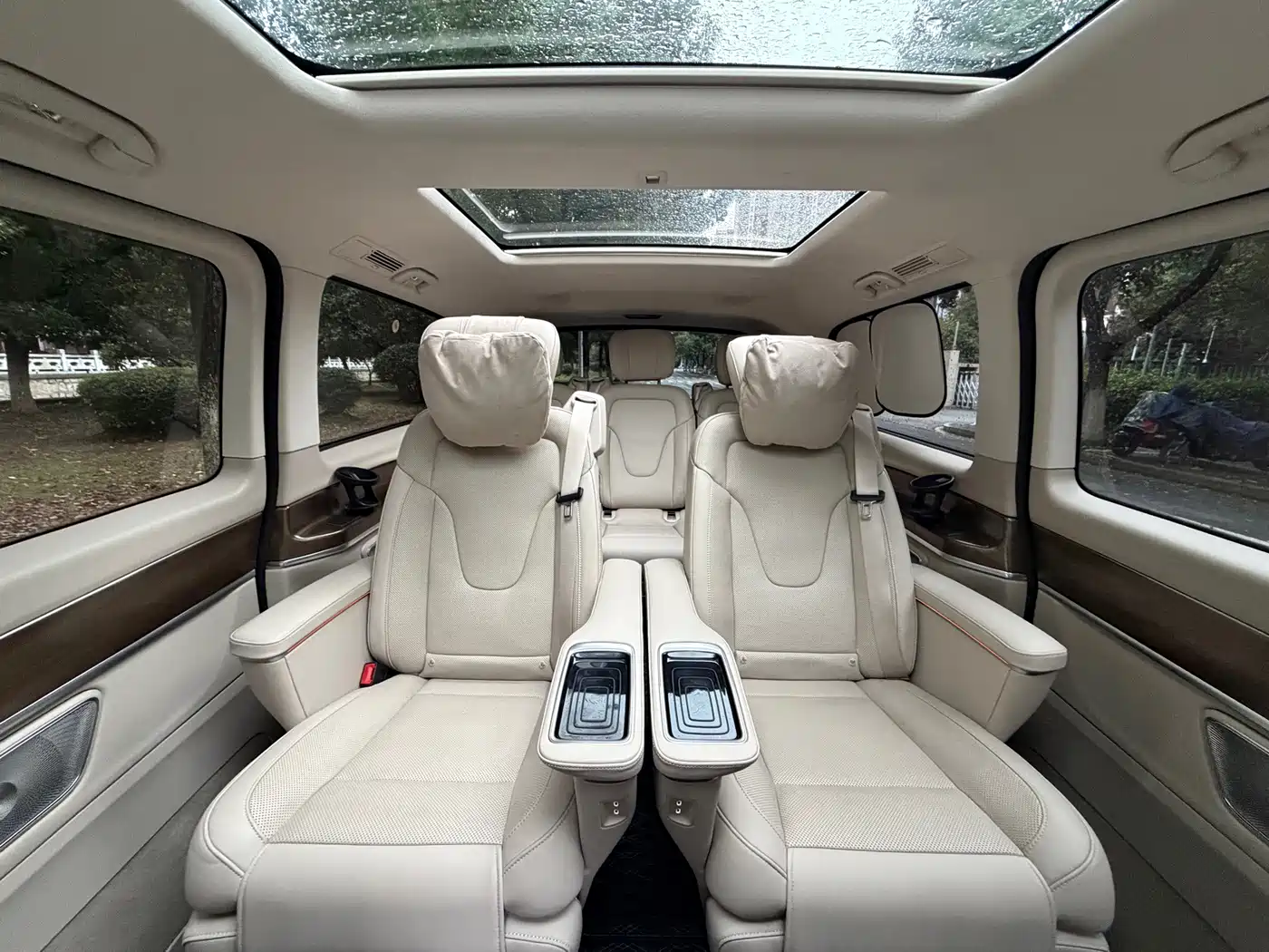 Mercedes-Benz V-Class 2024 2022 V 260 L Long Wheelbase Luxury Edition