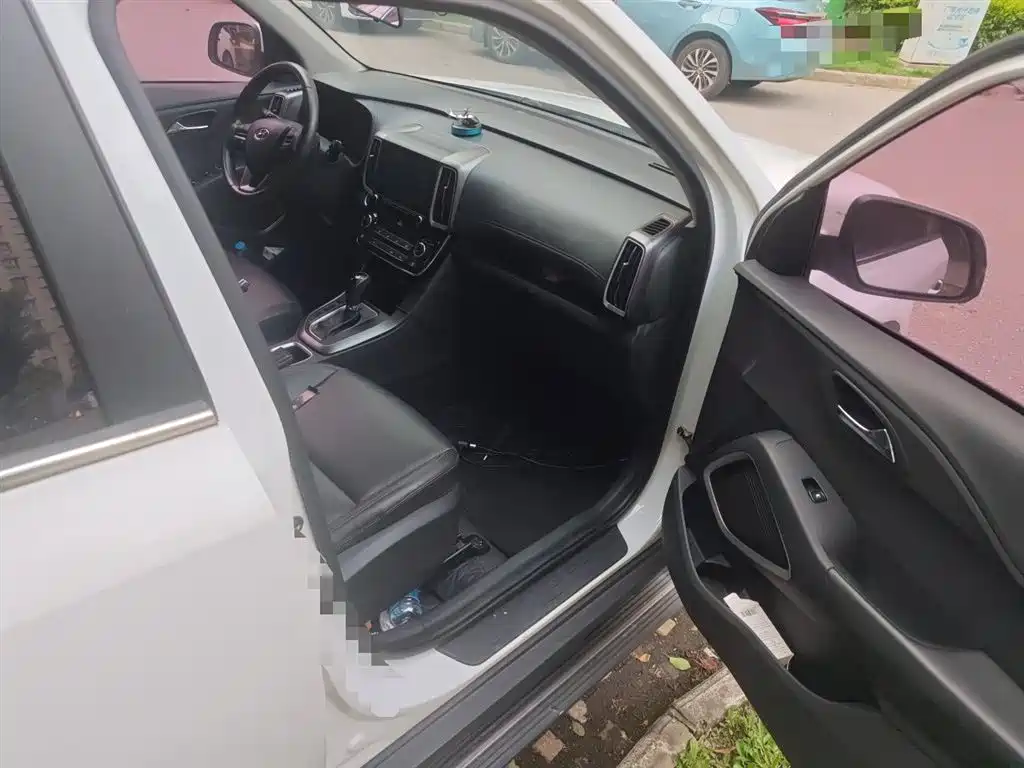 Hyundai Beijing Hyundai ix35 2018 2.0L Automatic 2WD Zhiyong·Enjoyment Edition фото 20