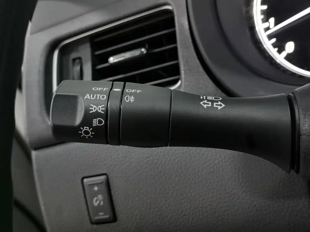 Nissan Tiida 2023 2024 1.6L CVT Cool Sport Edition