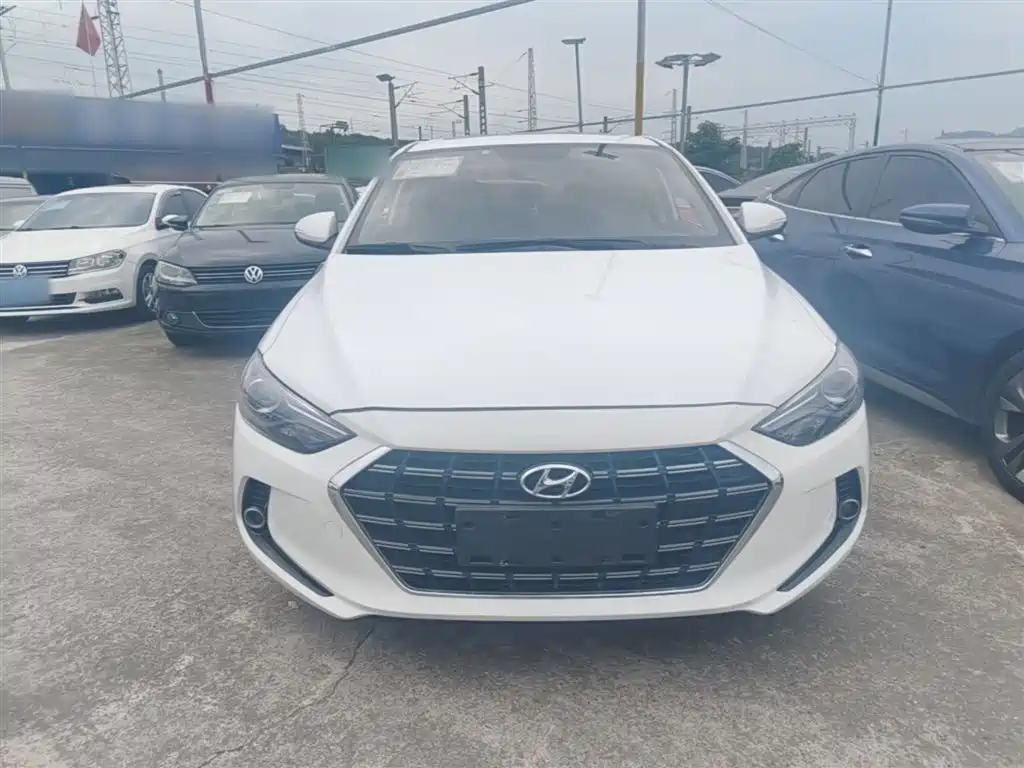 Hyundai Elantra 2019 1.5L CVT Smart Elite фото 3