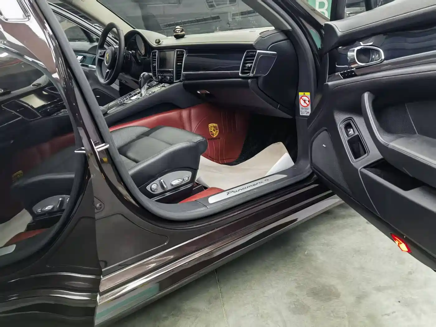Porsche Panamera 2014 Panamera 4 3.0T фото 5