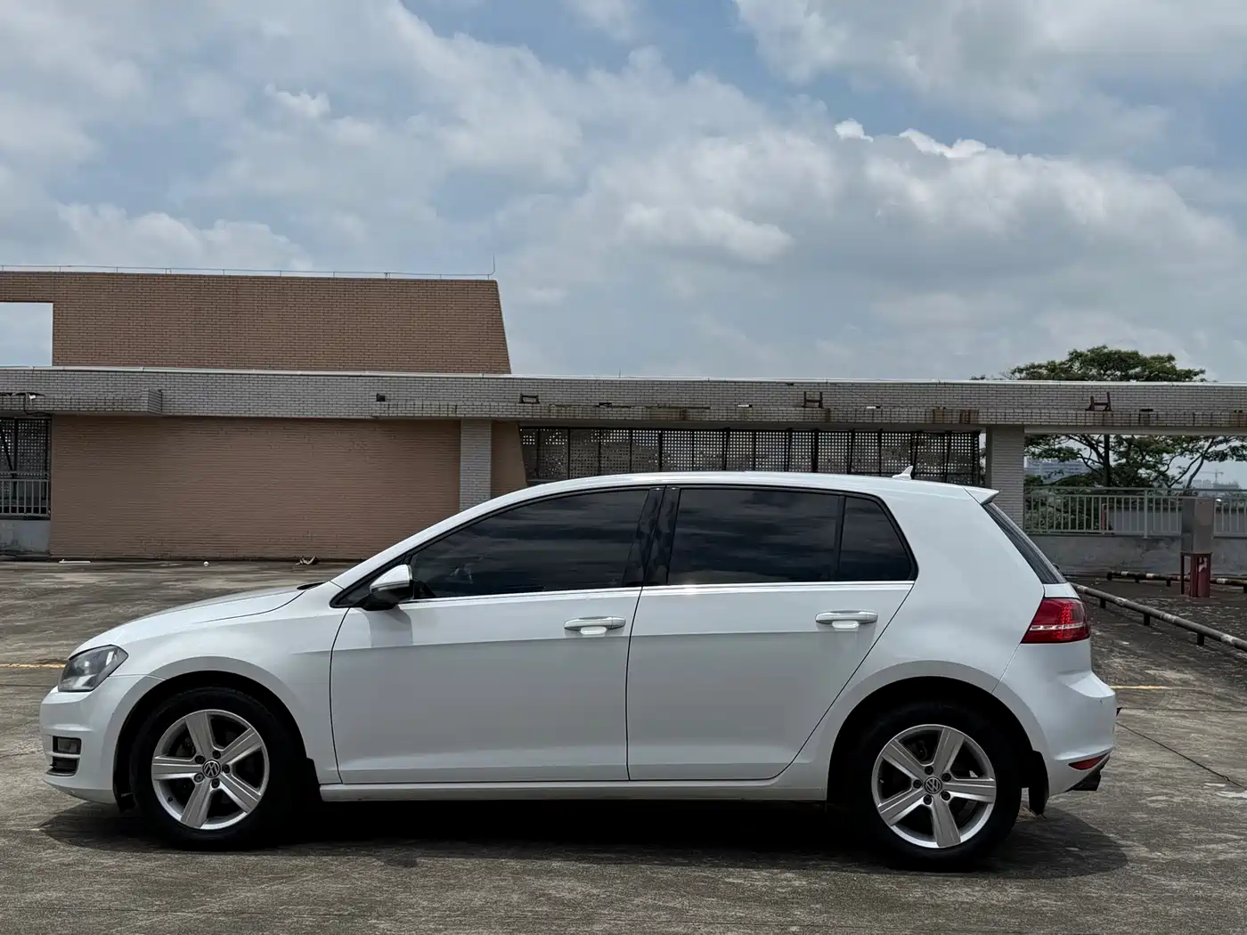 Volkswagen Golf 2016 230TSI Automatic Comfort фото 10