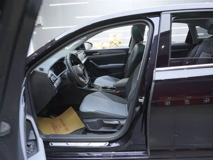 Volkswagen Lavida 2023 Facelift 1.5L Auto Starlight 5 Million Edition фото 16