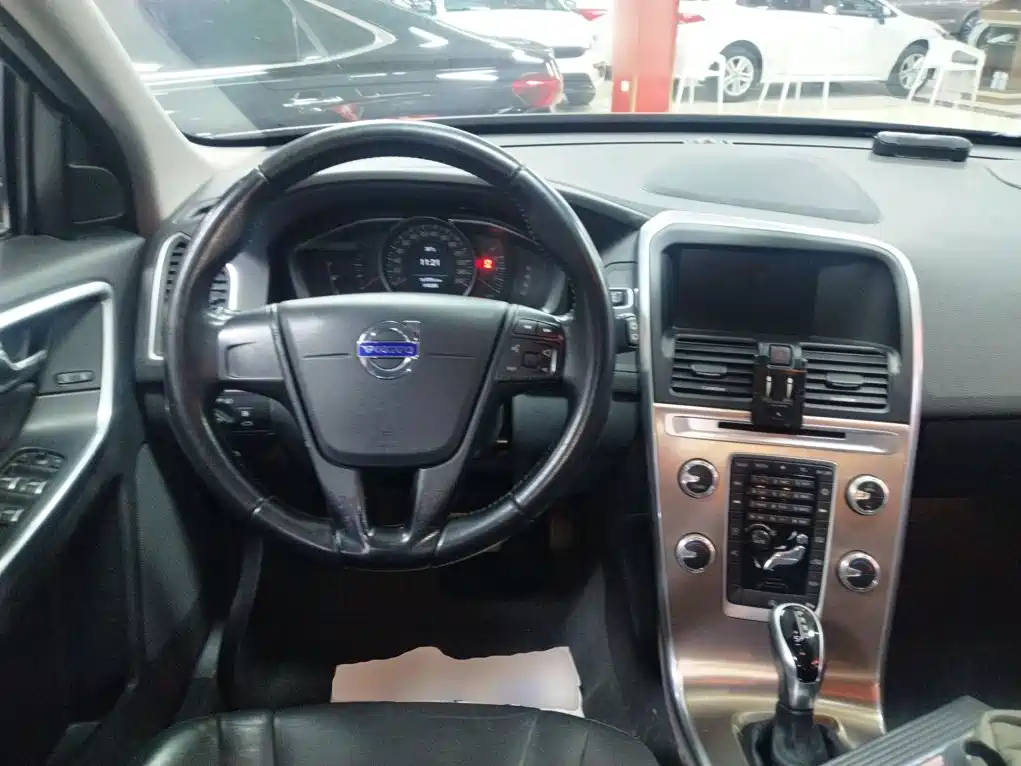 Фото 7 - Volvo XC60
