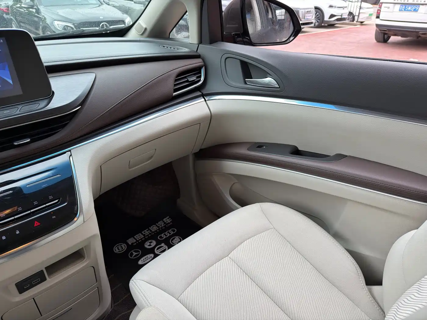 BUICK GL8