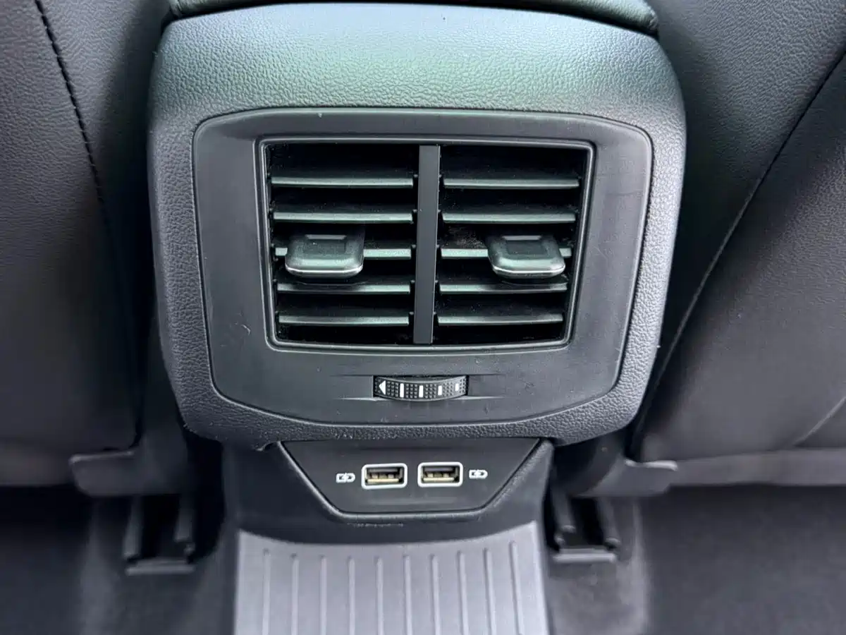 VOLKSWAGEN T ROC EXPLORING SONGS