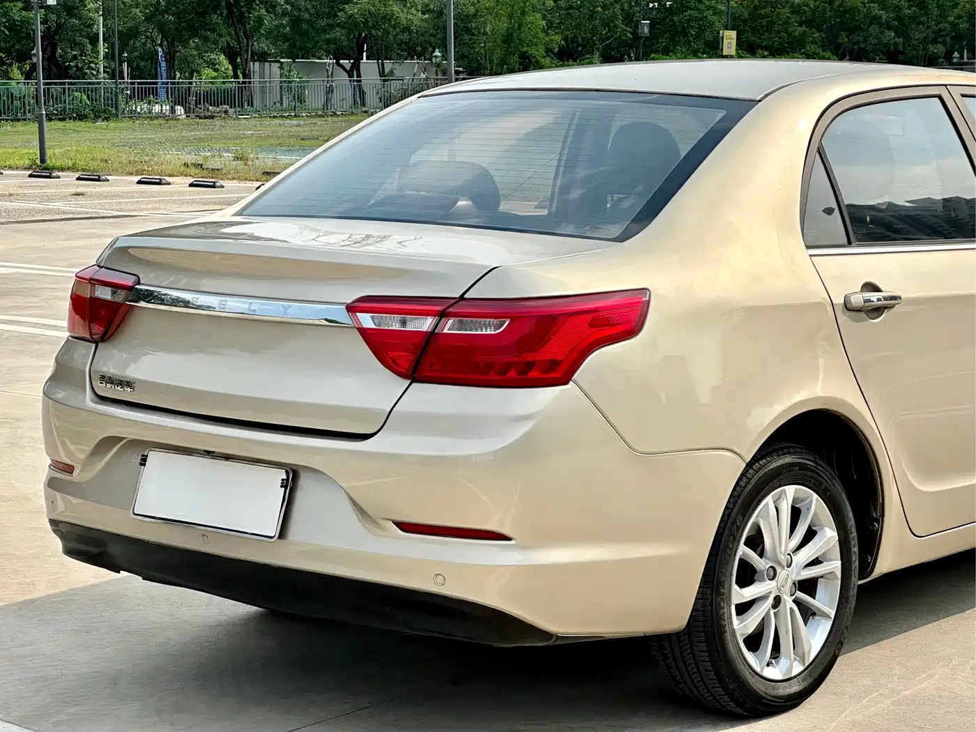 Photo 9 - Geely Vision