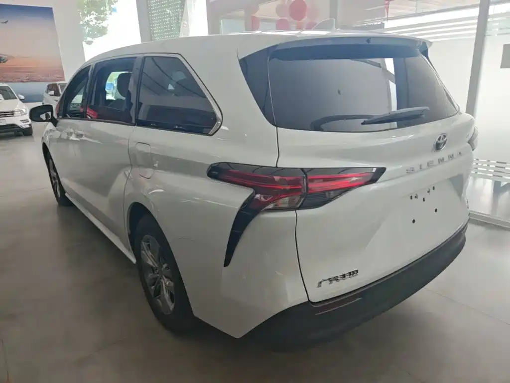 Toyota Sienna, миниатюра 5