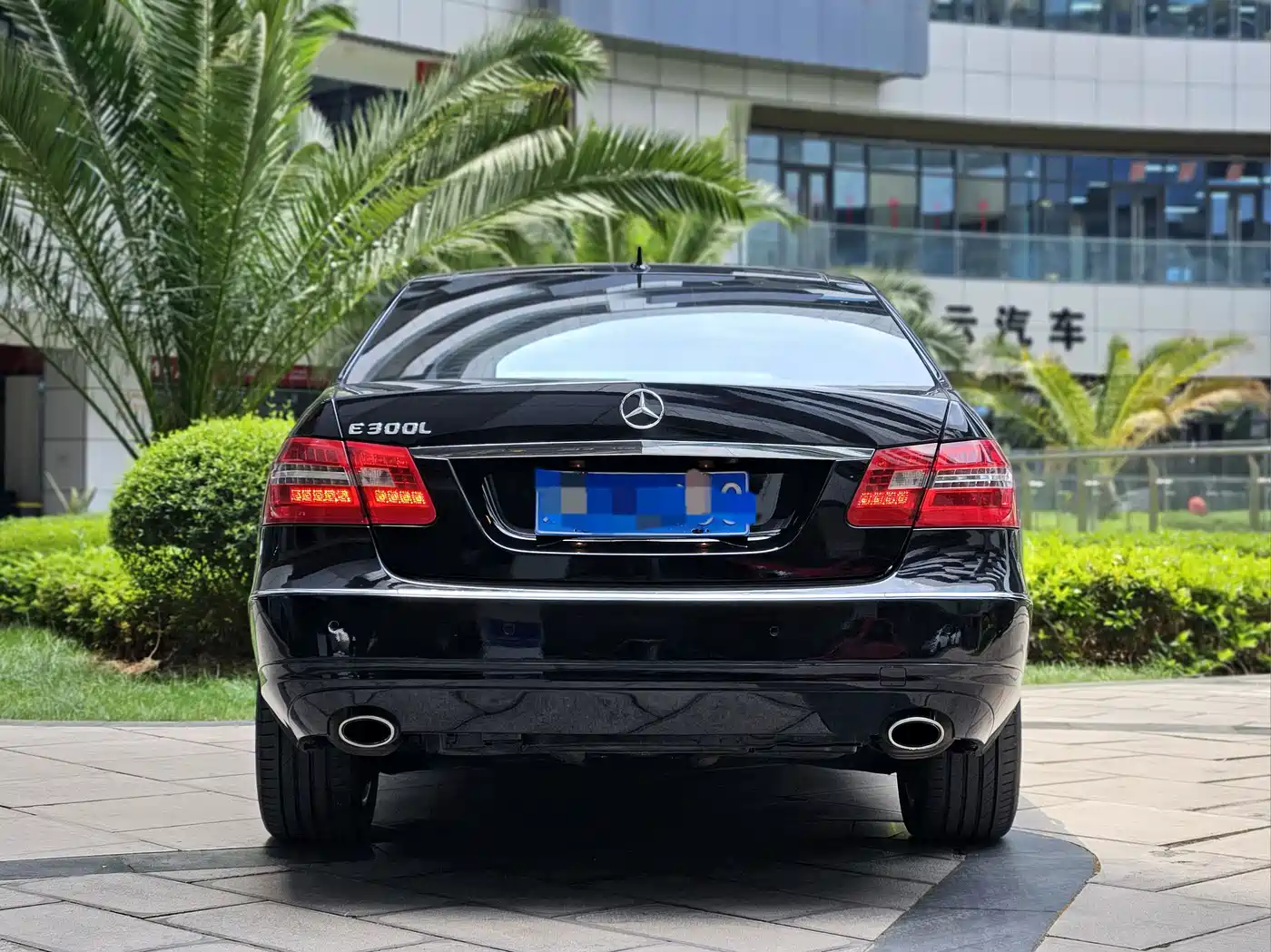 Mercedes-Benz E-Class 2011 E 300 L Fashion Premium фото 5