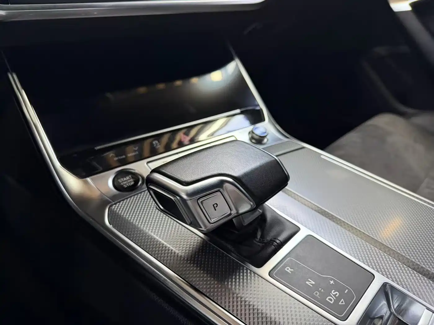 Audi A6L 2023 40 TFSI Luxury Dynamic фото 7