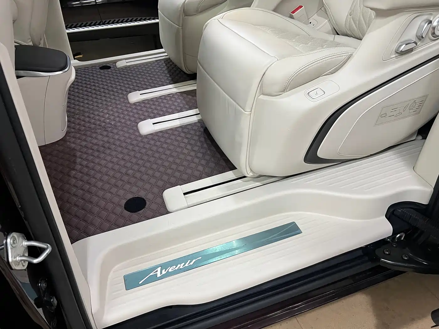 Buick GL8 2021 Avenir Aivia 7-Seater Family Edition фото 35