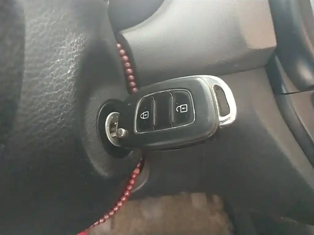 Hyundai Verna 2017 1.4L Manual Color Edition (China V) фото 9